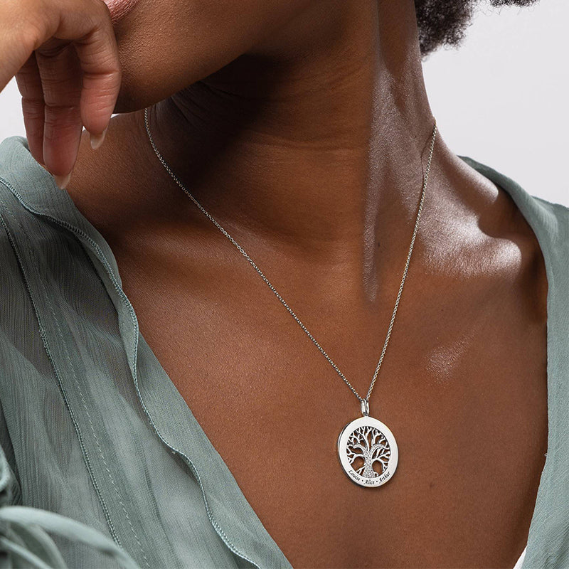 Helloice Engraved Diamond Family Tree Circle Necklace